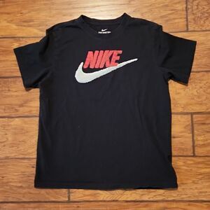 Nike black t-shirt boys medium